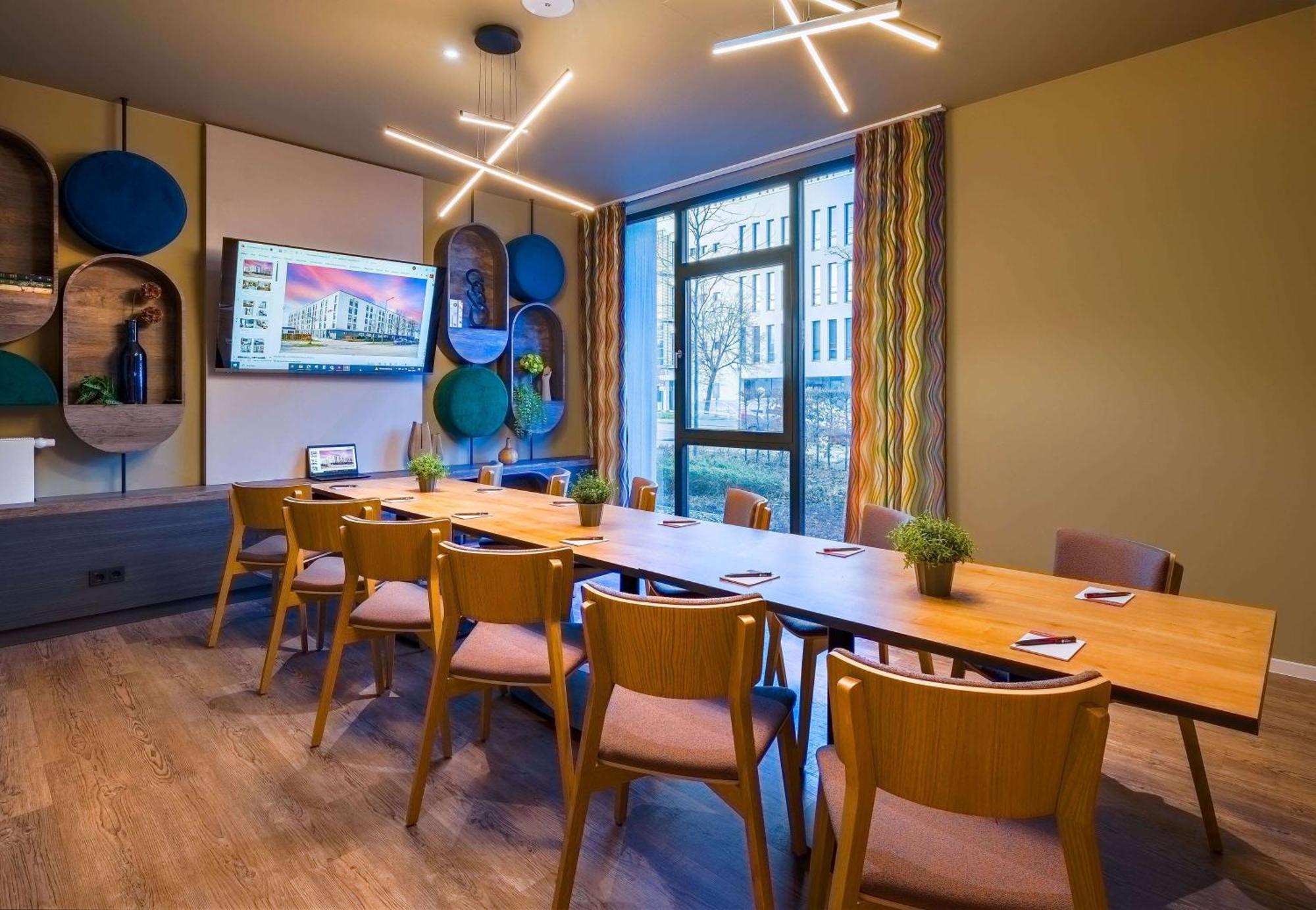 Ramada Encore By Wyndham Messe 3* München