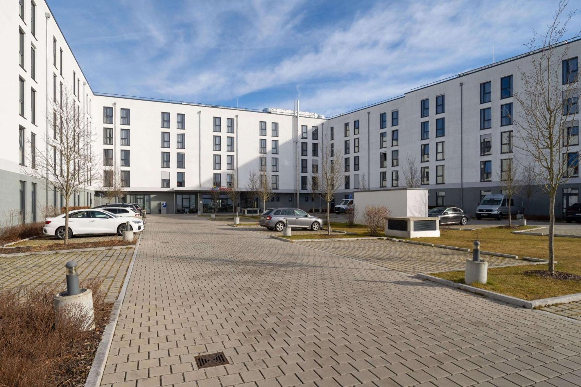 Ramada Encore By Wyndham Messe 3* München
